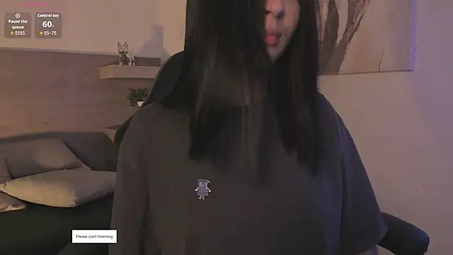 Lilith Sage  online show from May 1, 8:36 pm