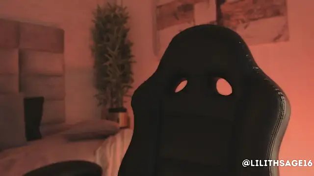 Lilith Sage  online show from March 31, 8:33 pm