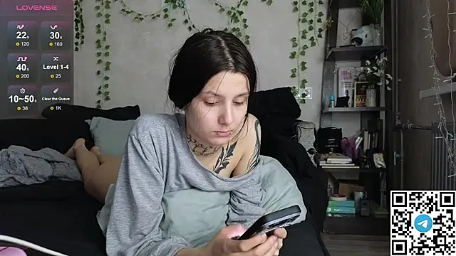 LeonaHinnes online show from April 23, 12:29 pm