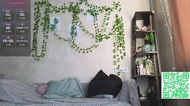 LeonaHinnes online show from February 26, 9:09 am