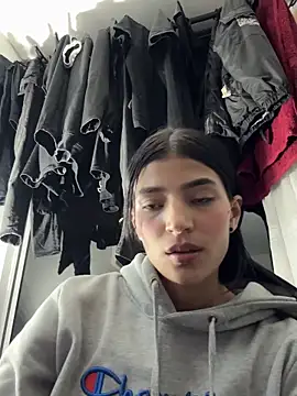 Ema Rose  online show from January 8, 1:44 am