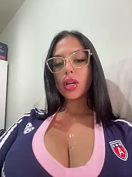 jujuarantes  2026 online show from January 7, 12:10 pm