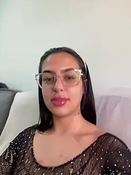 jujuarantes  2026 online show from February 6, 1:51 pm