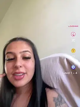 Snapshot of jujuarantes__2026 chatting on May 12, 4:57 pm jujuarantes 2026 online show from May 12, 4:57 pm