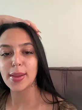 Snapshot of jujuarantes__2026 chatting on April 22, 3:08 pm jujuarantes 2026 online show from April 22, 3:08 pm