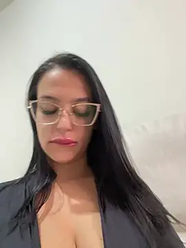 jujuarantes  2026 online show from January 15, 12:41 pm