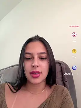 jujuarantes  2026 online show from June 9, 2:18 pm