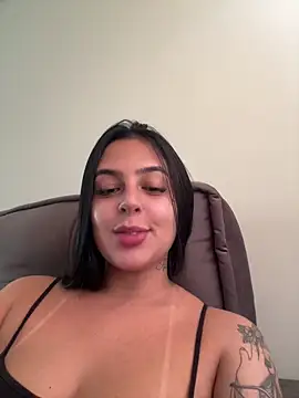 Snapshot of jujuarantes__2026 chatting on April 29, 1:26 pm jujuarantes 2026 online show from April 29, 1:26 pm