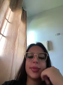 Snapshot of jujuarantes__2026 chatting on March 17, 1:14 pm jujuarantes 2026 online show from March 17, 1:14 pm
