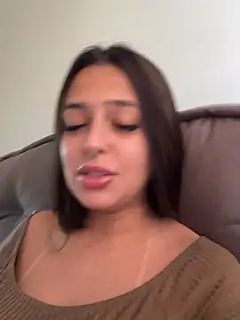 Snapshot of jujuarantes__2026 chatting on April 16, 1:34 pm jujuarantes 2026 online show from April 16, 1:34 pm