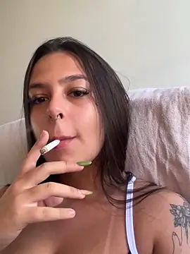 Snapshot of jujuarantes__2026 chatting on April 14, 2:11 pm jujuarantes 2026 online show from April 14, 2:11 pm