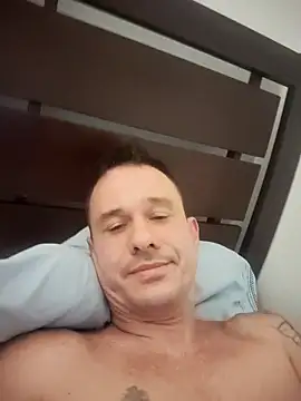 Snapshot of losdeliciosos12 chatting on February 23, 8:26 am losdeliciosos12 online show from February 23, 8:26 am