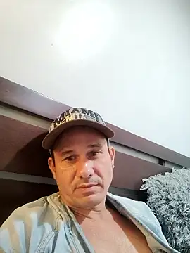 Snapshot of losdeliciosos12 chatting on January 7, 9:14 am losdeliciosos12 online show from January 7, 9:14 am