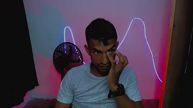 Yeison 777  online show from December 21, 3:41 am