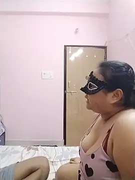 DesiSeductress online show from July 16, 6:05 pm
