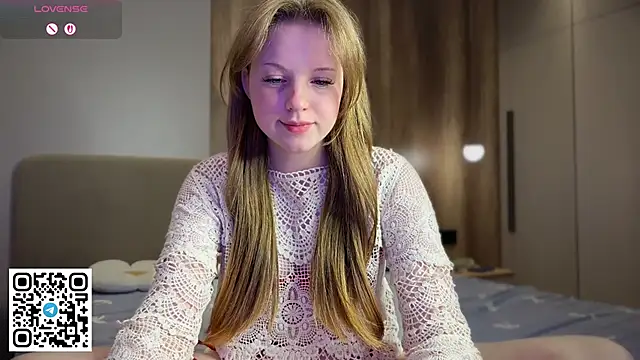 Snapshot of steffi_meoww chatting on May 19, 10:06 pm steffi meoww online show from May 19, 10:06 pm