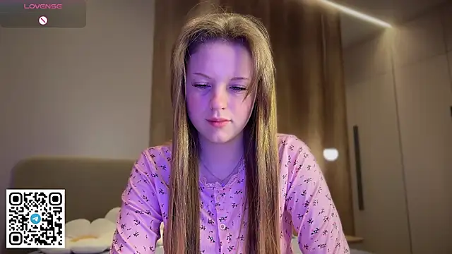 Snapshot of steffi_meoww chatting on May 17, 9:48 pm steffi meoww online show from May 17, 9:48 pm