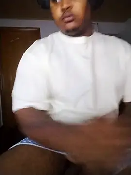 Snapshot of juju2225 chatting on April 28, 10:47 pm juju2225 online show from April 28, 10:47 pm
