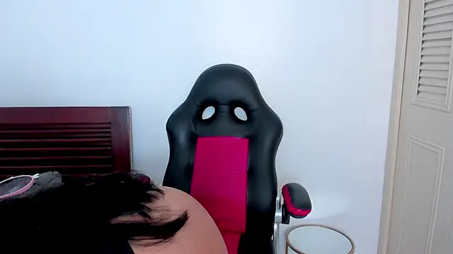 Megansweetcome online show from April 12, 7:17 pm