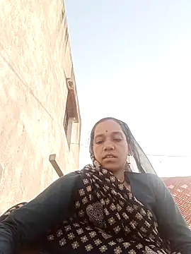 Karishma singh online show from April 12, 1:42 am