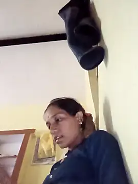 Karishma singh online show from April 7, 2:41 pm