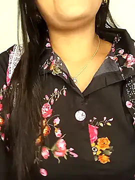 Deshi bhabhi143 online show from April 12, 7:00 am