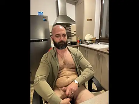 DamonSalvatore2 online show from April 8, 9:05 pm