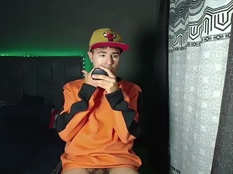 MAXIMILAINO-XXX online show from February 5, 11:44 pm