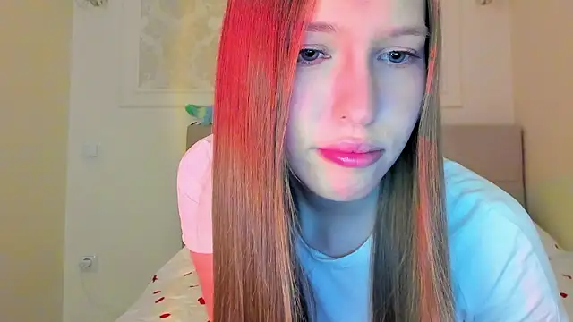 Alllura online show from February 4, 10:05 pm