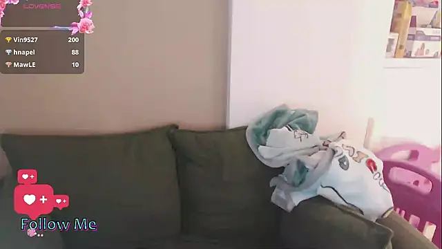 Snapshot of whitecat13 chatting on May 6, 12:09 pm whitecat13 online show from May 6, 12:09 pm