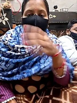 Radhacpl9528 online show from January 6, 3:49 pm