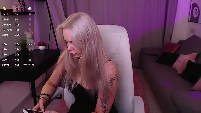 Leslie Caronn online show from February 11, 8:25 am