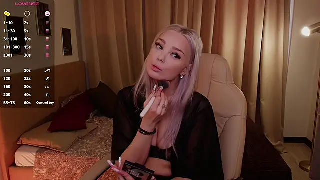 Leslie Caronn online show from March 10, 9:02 am