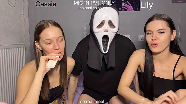 girls secrets online show from April 10, 10:22 am