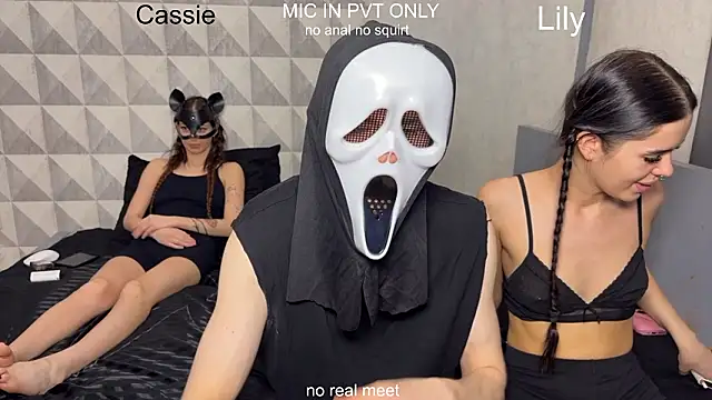 girls secrets online show from February 18, 11:06 am