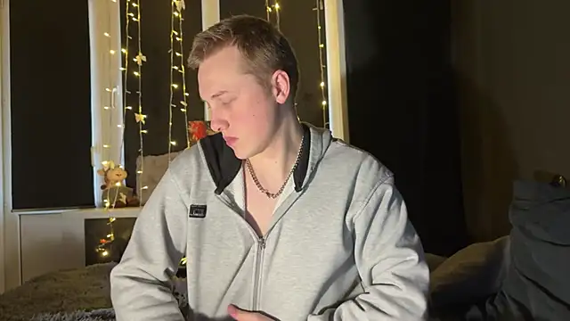 love4couple online show from April 11, 7:45 am