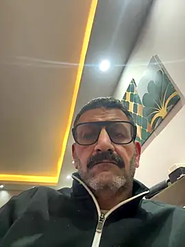 Snapshot of sbazem chatting on December 22, 5:35 pm sbazem online show from December 22, 5:35 pm