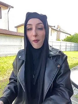 LuxBrunette  online show from April 21, 5:14 am