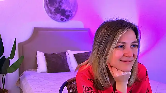 EmeraldGlow online show from February 21, 2:41 pm