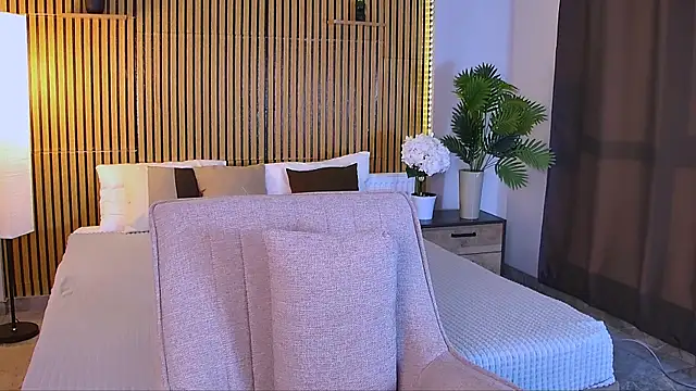 EmeraldGlow online show from April 16, 2:40 pm