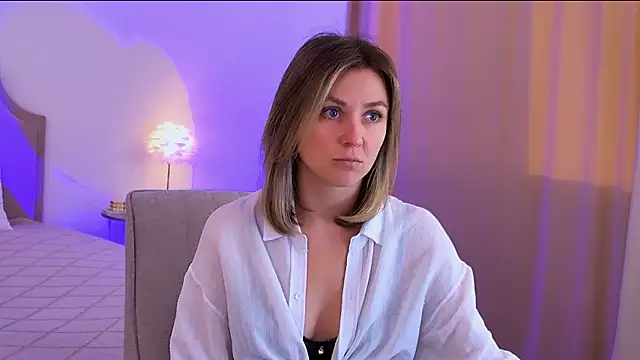 EmeraldGlow online show from March 7, 2:33 pm