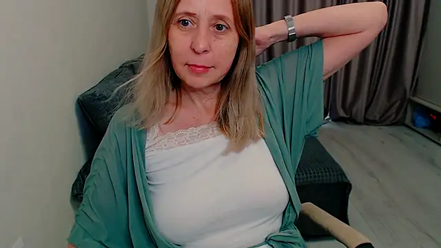 MiLenaMilf online show from June 1, 7:30 am