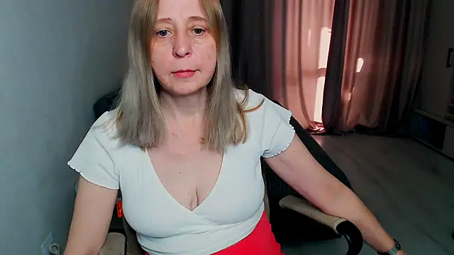 MiLenaMilf online show from April 28, 5:23 am