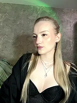 Snapshot of Heilagr chatting on January 13, 9:08 pm Heilagr online show from January 13, 9:08 pm