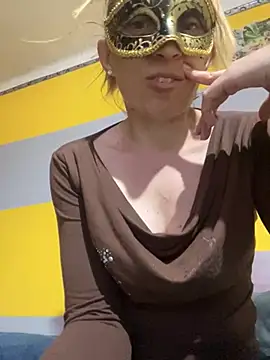 SexyMamiVee online show from April 3, 5:08 pm