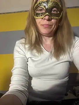 SexyMamiVee online show from March 17, 4:10 pm