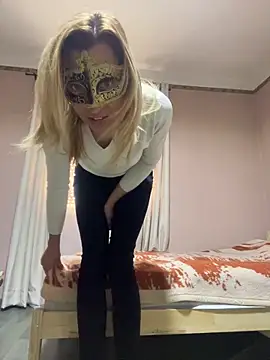 SexyMamiVee online show from April 11, 7:16 am