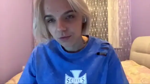 Scarlet cat online show from December 23, 9:08 am