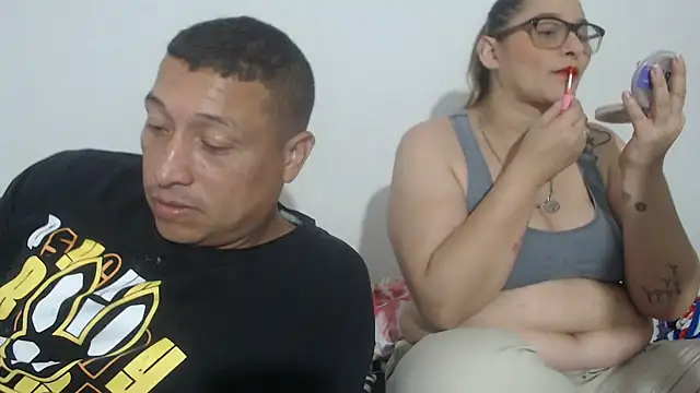 pareja latina1483 online show from March 3, 2:18 am