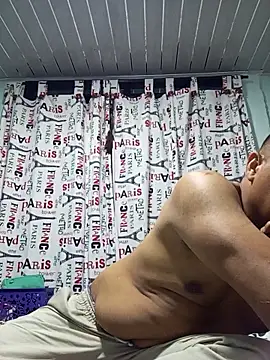 pareja latina1483 online show from March 23, 11:48 pm